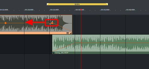 Crossfade on two tracks Blend objects on two tracks into each other