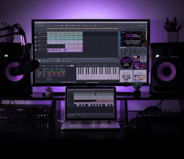 Create your own beats Laptop, large screen with Music Maker interface and 2 speakers